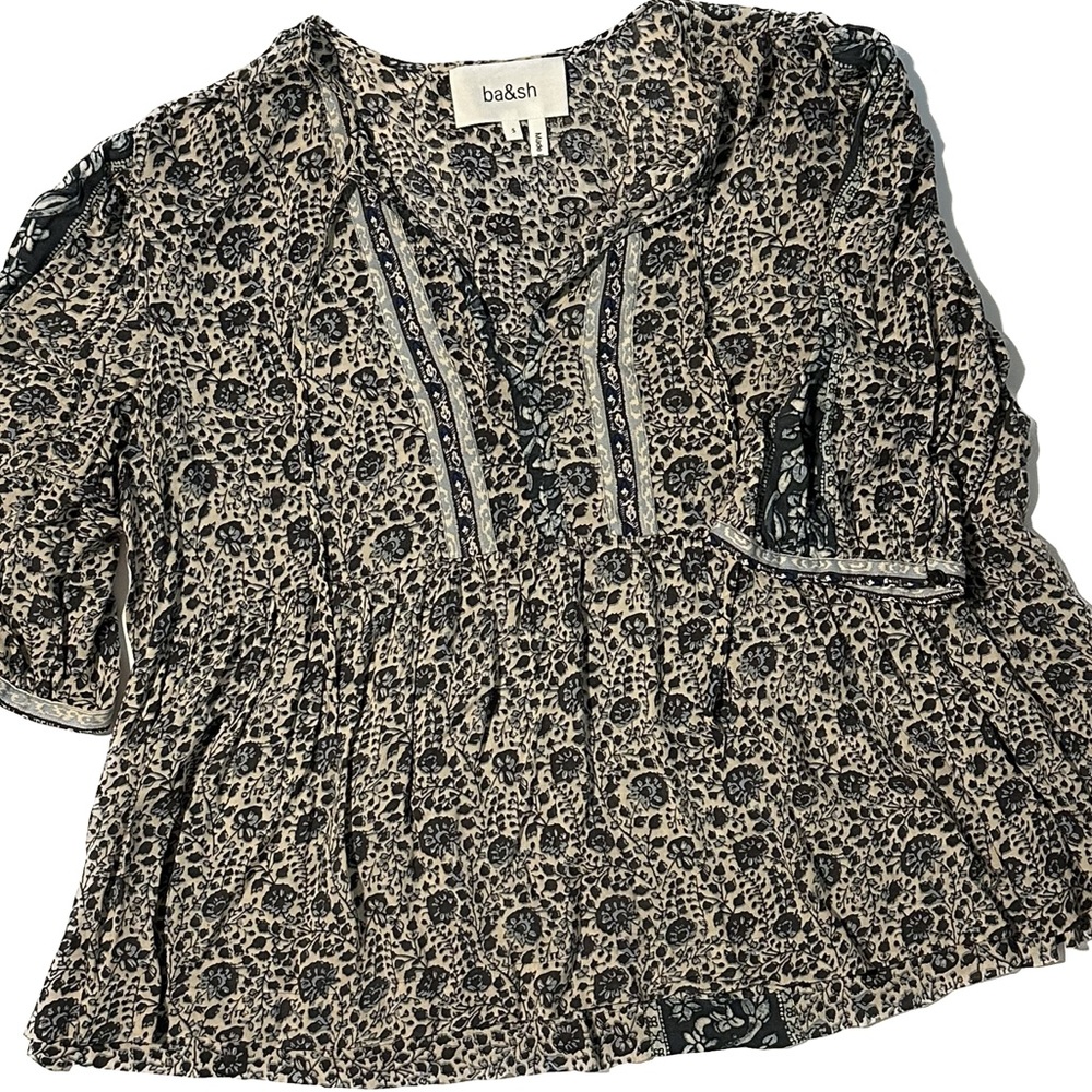 Gently worn BA&SH cropped floral blouse